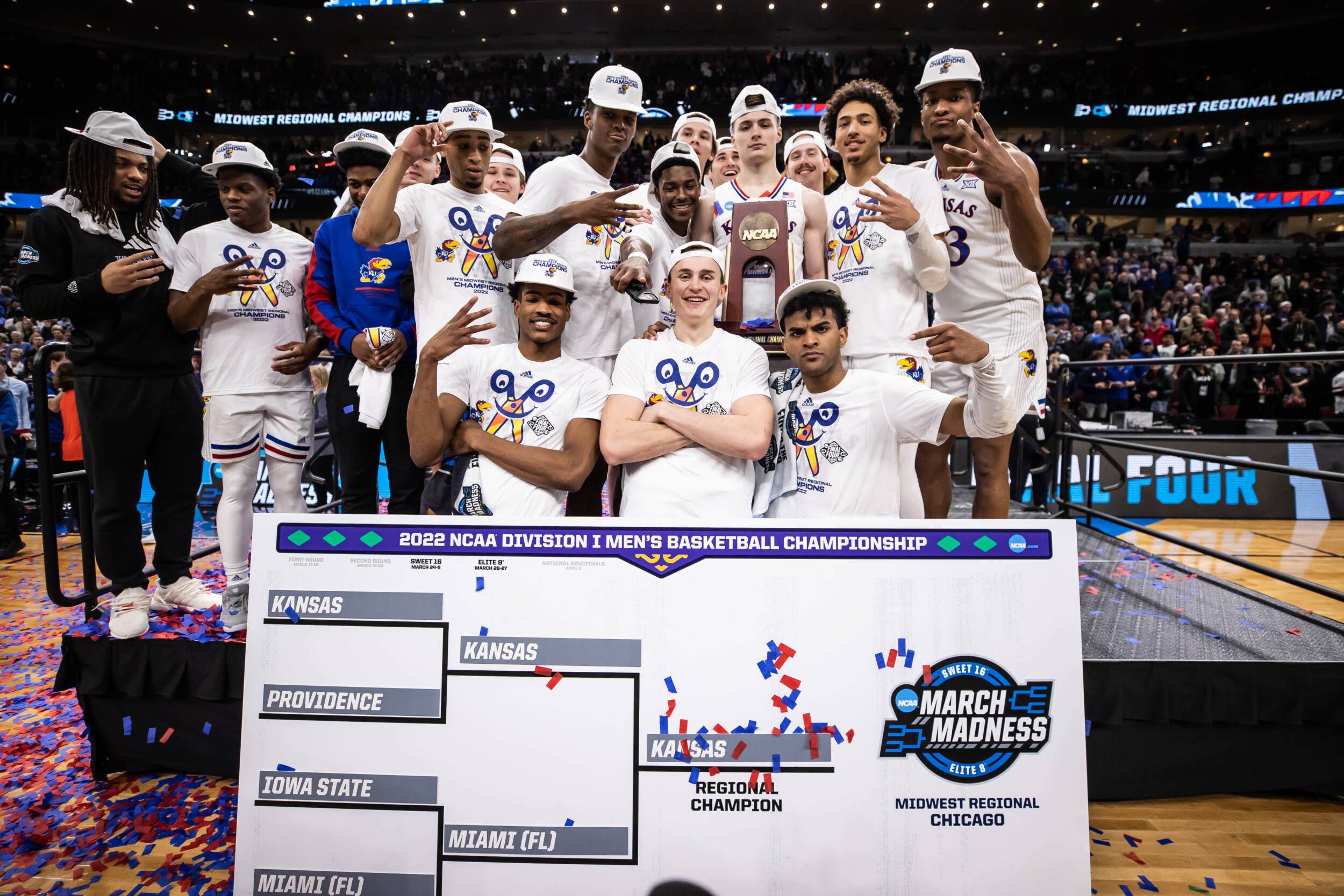 Kansas tops Miami (FL) in 2022 NCAA men's tournament
